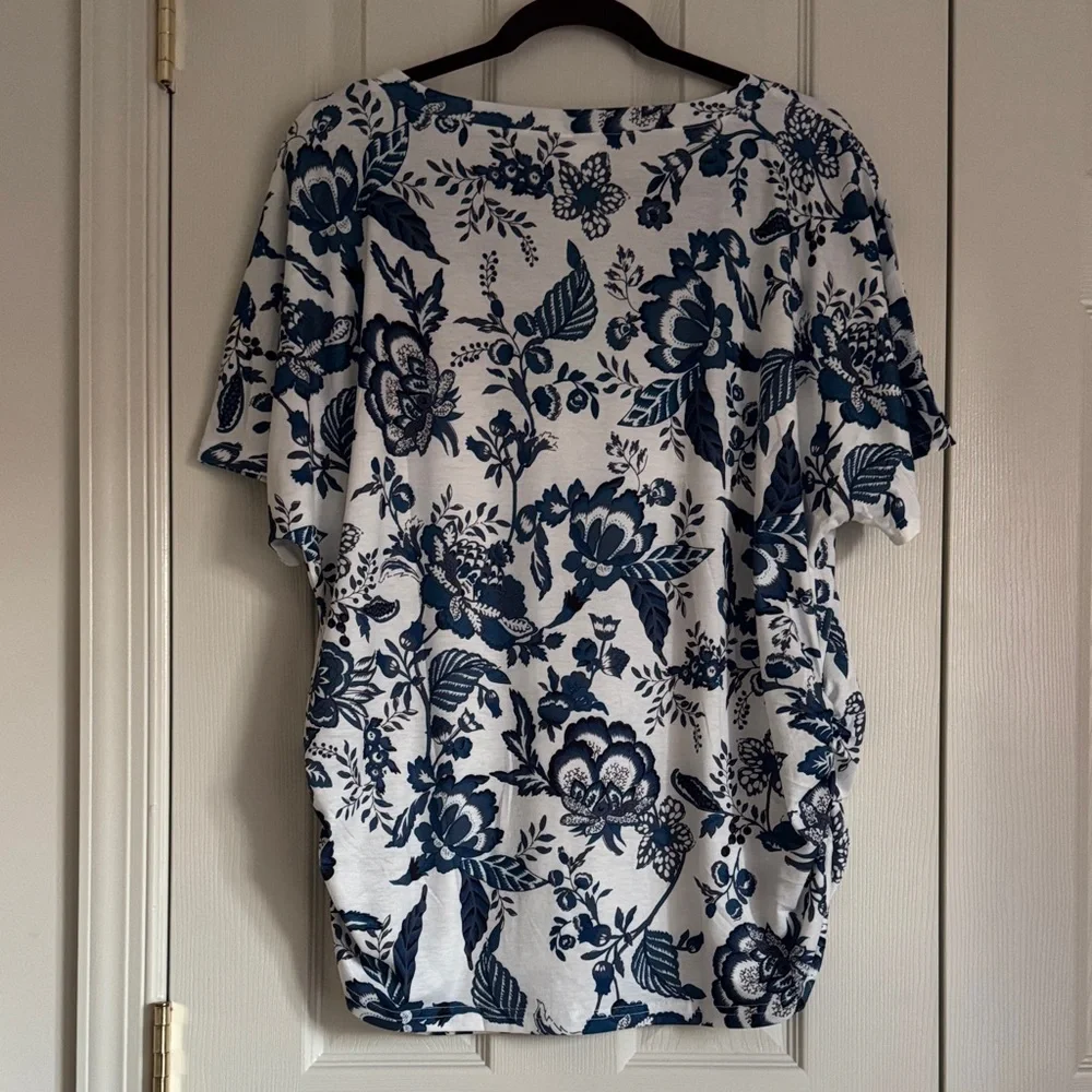 WIHOLL Blue & White Tee with Ruched Sides – XL (NWT) - Picture 2 of 9